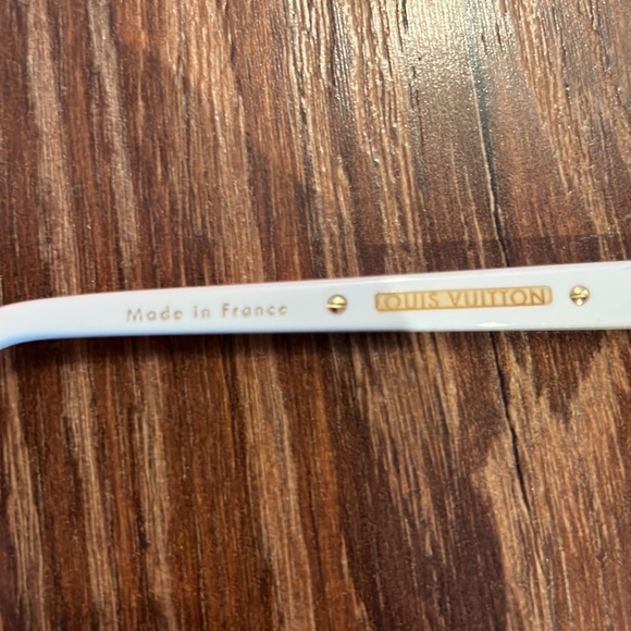 COPY - Louis Vuitton “evidence” still on the market - Picture 11 of 13